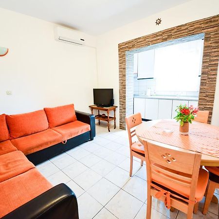 Apartments Valentina Петркане Екстериор снимка