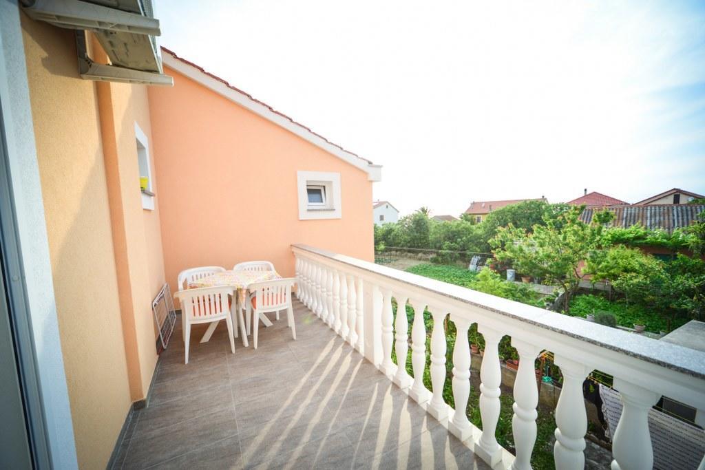 Apartments Valentina Петркане Екстериор снимка