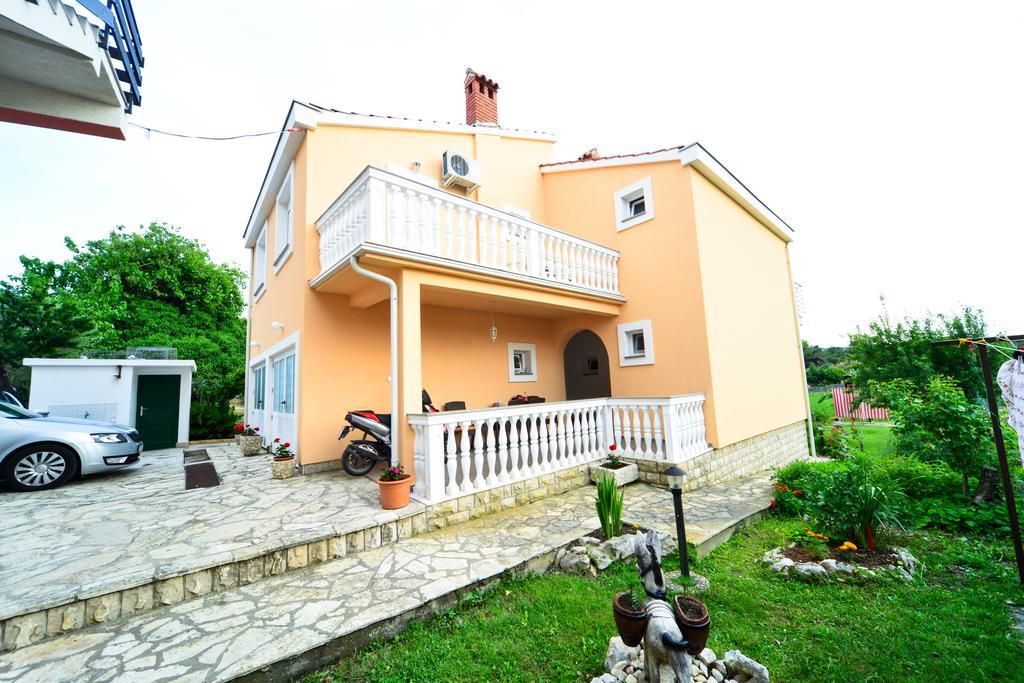 Apartments Valentina Петркане Екстериор снимка