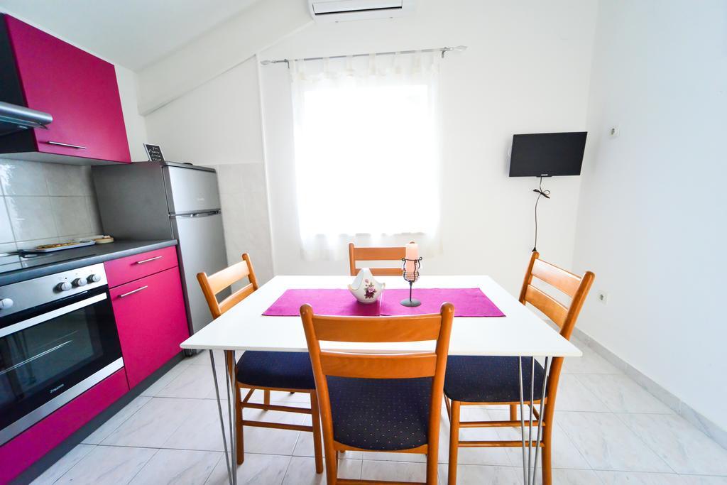 Apartments Valentina Петркане Екстериор снимка
