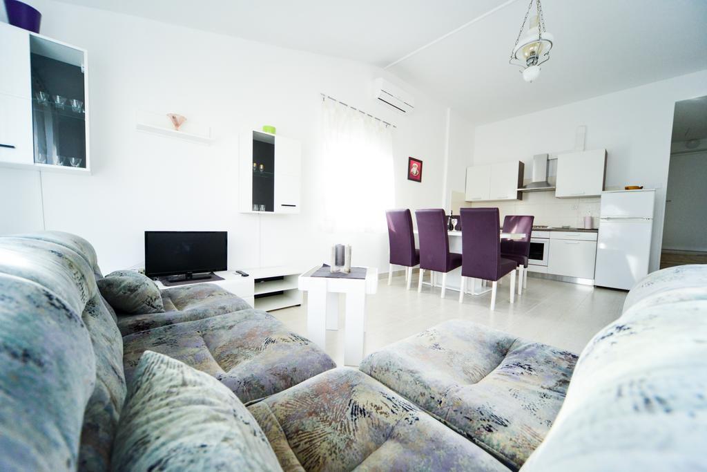 Apartments Valentina Петркане Екстериор снимка