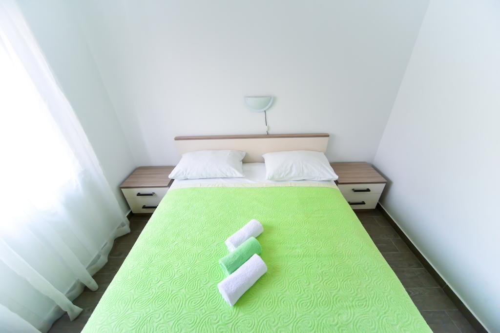 Apartments Valentina Петркане Екстериор снимка