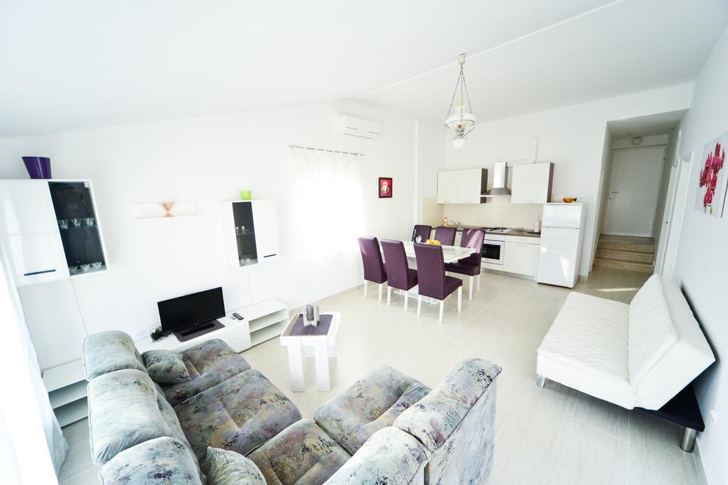 Apartments Valentina Петркане Екстериор снимка
