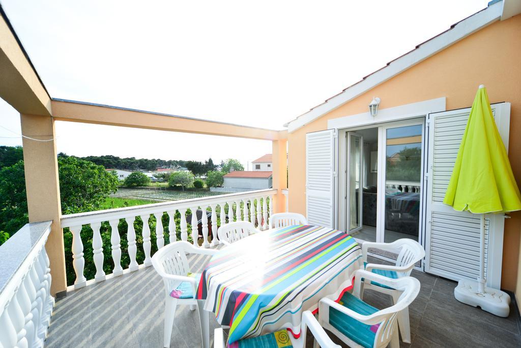 Apartments Valentina Петркане Екстериор снимка