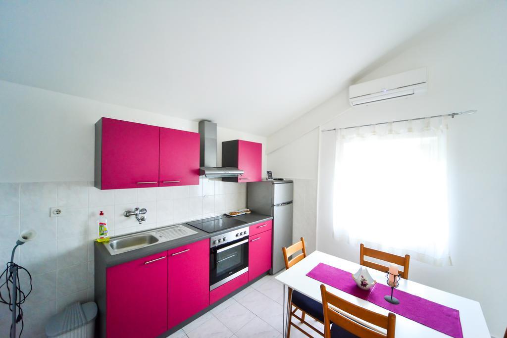 Apartments Valentina Петркане Екстериор снимка