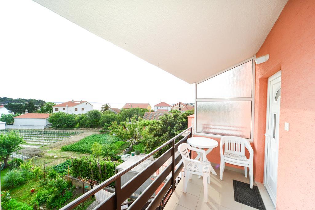 Apartments Valentina Петркане Екстериор снимка