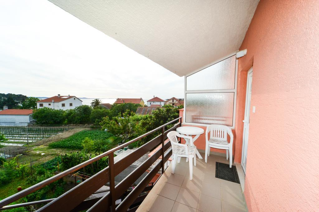 Apartments Valentina Петркане Екстериор снимка