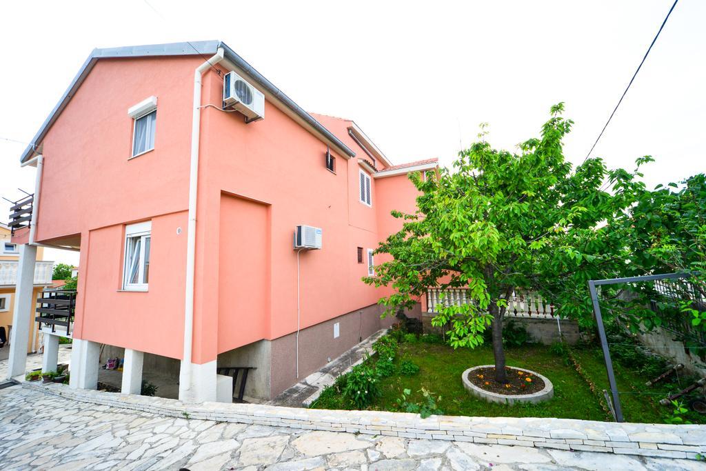 Apartments Valentina Петркане Екстериор снимка